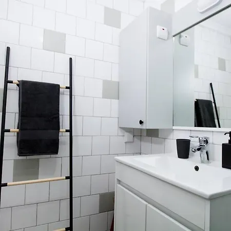 & Village Escape By Lisbeyond شقة